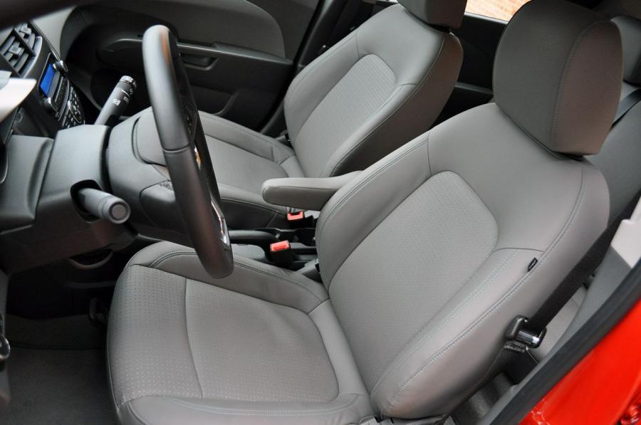  Chevrolet Sonic LTZ 2012 года  (фото 29 из 48)